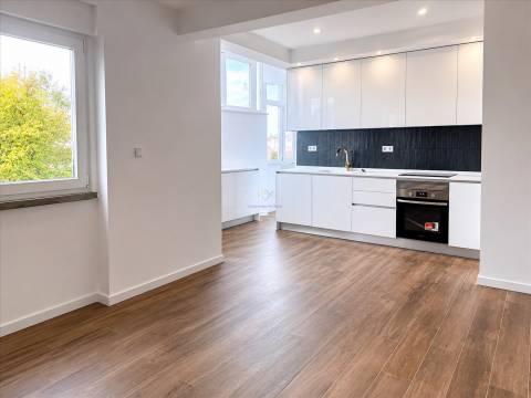 Apartamento remodelado centro Amadora