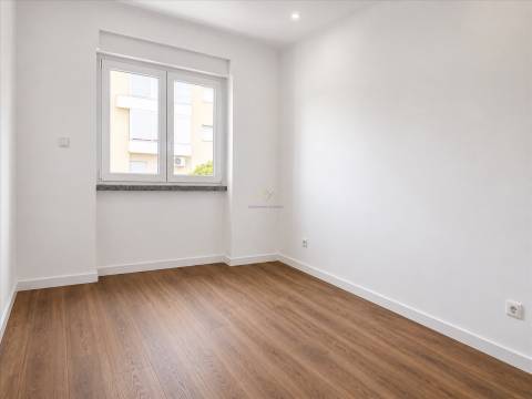 Apartamento remodelado centro Amadora