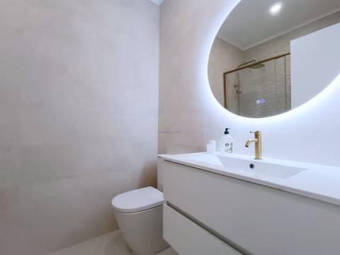 Apartamento remodelado centro Amadora