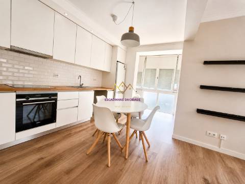 T2 Remodelado | A 5 min. da Estação | Cozinha Equipada | Queluz Ocidental