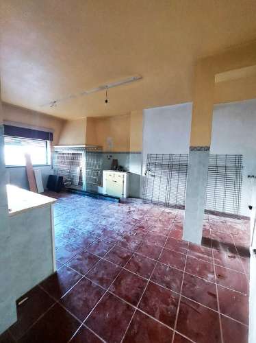 Moradia T4+1 com logradouro