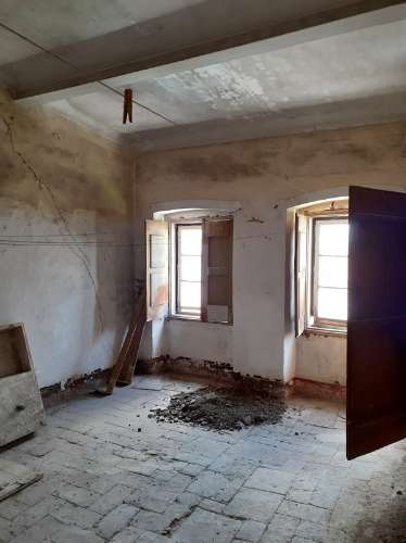 Edifício de Elevado Interesse no Centro Histórico de Elvas | Potencial Hoteleiro, Comercial e Habitacional
