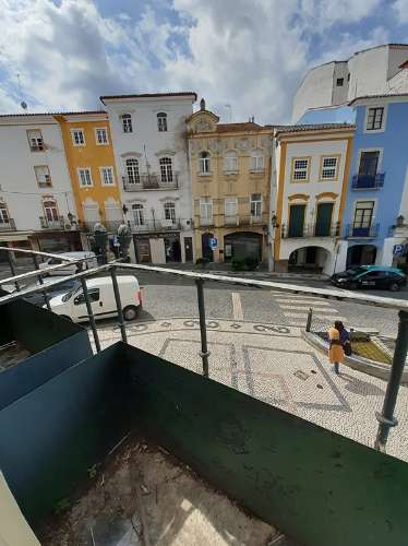 Edifício de Elevado Interesse no Centro Histórico de Elvas | Potencial Hoteleiro, Comercial e Habitacional