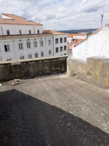 Edifício de Elevado Interesse no Centro Histórico de Elvas | Potencial Hoteleiro, Comercial e Habitacional