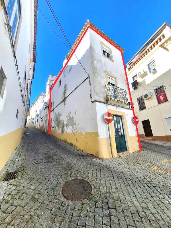 Prédio com terraço no Centro Histórico de Elvas