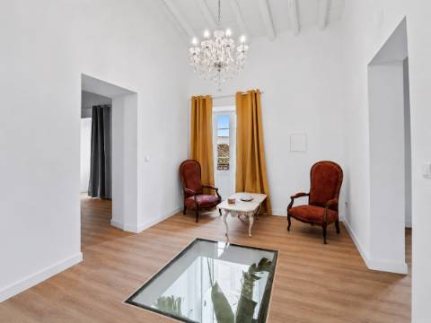 Prédio Restaurado em Santa Eulália, Elvas | Excelente Oportunidade de Investimento