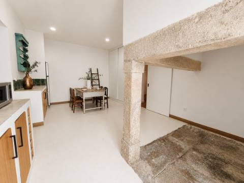 Prédio Restaurado em Santa Eulália, Elvas | Excelente Oportunidade de Investimento