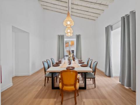 Prédio Restaurado em Santa Eulália, Elvas | Excelente Oportunidade de Investimento