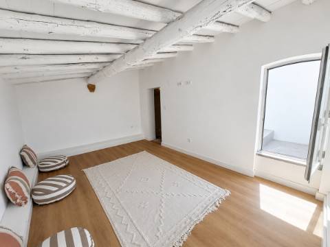 Prédio Restaurado em Santa Eulália, Elvas | Excelente Oportunidade de Investimento