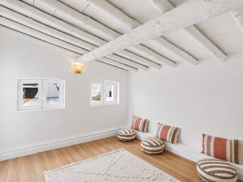 Prédio Restaurado em Santa Eulália, Elvas | Excelente Oportunidade de Investimento