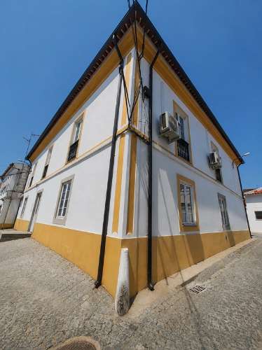 Prédio Restaurado em Santa Eulália, Elvas | Excelente Oportunidade de Investimento