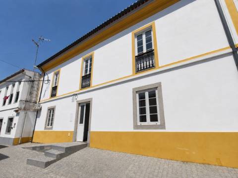 Prédio Restaurado em Santa Eulália, Elvas | Excelente Oportunidade de Investimento