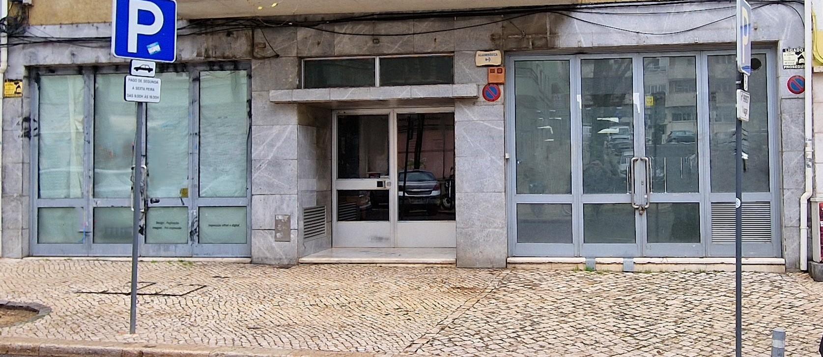 Loja de 3 pisos no coração de Lisboa - Oportunidade única para o seu negócio!