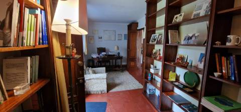 Moradia T7 Independente em Cascais com Jardim e Garagem