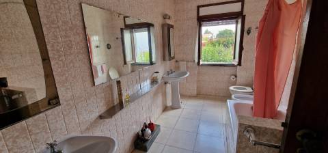 Moradia T7 Independente em Cascais com Jardim e Garagem