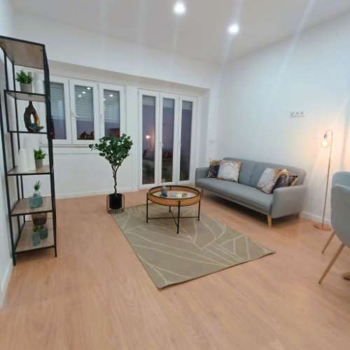T3 com Suíte e Varanda com Vista de Rio - Santa Apolónia, Bairro Familiar e Central