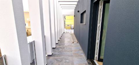 Moradia nova T4 com piscina em Azeitão - zona calma e verde, com certificação energética A