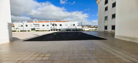 T4 em Condomínio Fechado com Piscina e 4 Lugares de Garagem | Cascais