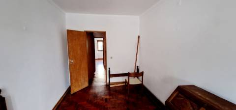 Apartamento T2 com jardim para arrendamento em Porto Salvo, Oeiras