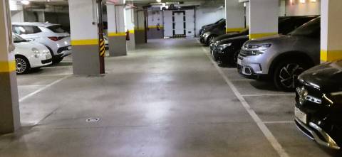 T1 mobilado com varanda, garagem e acesso a piscina, ginásio e sauna na prestigiada Quinta da Beloura