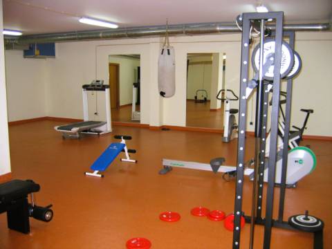 T1 mobilado com varanda, garagem e acesso a piscina, ginásio e sauna na prestigiada Quinta da Beloura