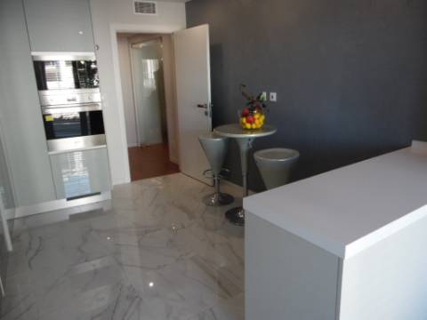 Apartamento T3 a estrear em excelente localização