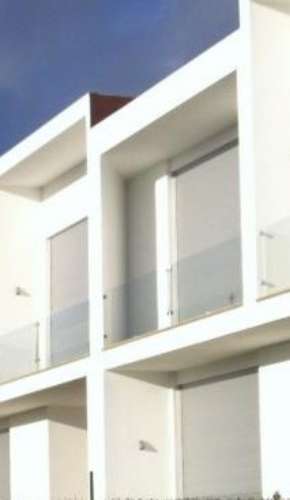Excelente moradia rente em Cascais