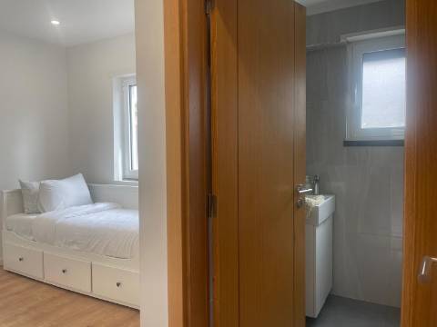 Boa localização central na Costa da Caparica