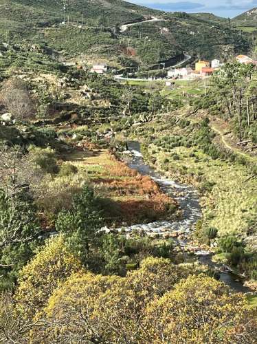 Excelente moradia T2 de pedra, totalmente recuperada