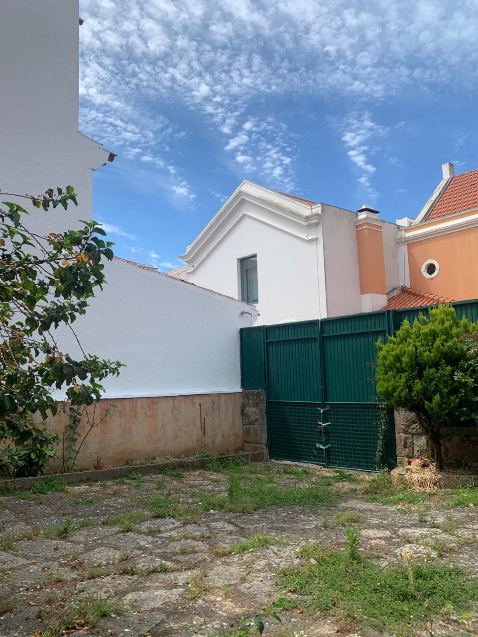 CENTRO HISTORICO DE CASCAIS. Moradia para restauro e ampliação.