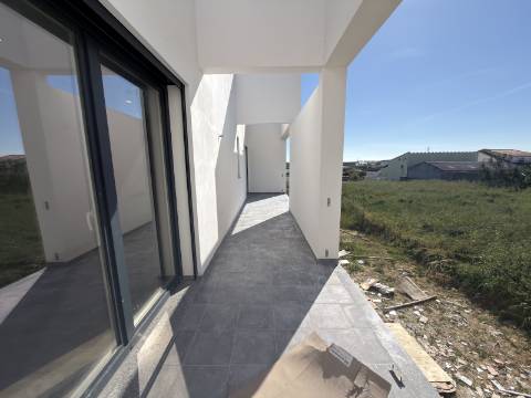 Moradia T3+1 - Santa Bárbara