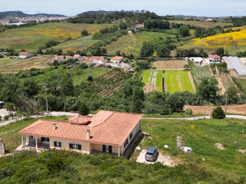 Moradia T4 + 6320m2 - Vila Franca do Rosário