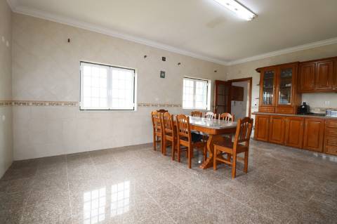 Moradia T4 + 6320m2 - Vila Franca do Rosário