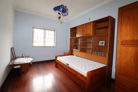 Moradia T4 + 6320m2 - Vila Franca do Rosário