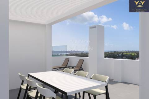 Apartmento com piscina privada no terrço e vista do mar