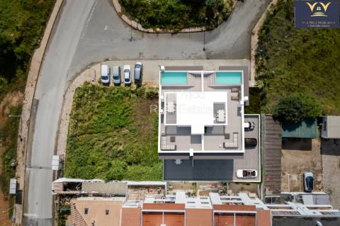 Penthouse com 3 quartos, piscina privativa no terraço e vistas do mar