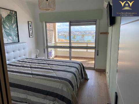 **Apartamento T2 com Vista Deslumbrante da Ria do Arade em Portimão