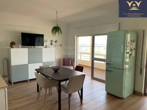 **Apartamento T2 com Vista Deslumbrante da Ria do Arade em Portimão
