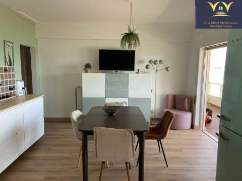 **Apartamento T2 com Vista Deslumbrante da Ria do Arade em Portimão