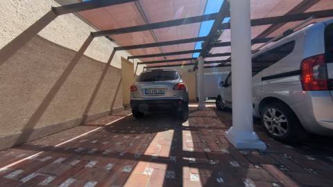 Elegante moradia isolada disponível para venda na prestigiada Urbanização Vila Sol
