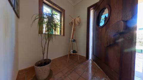Elegante moradia isolada disponível para venda na prestigiada Urbanização Vila Sol
