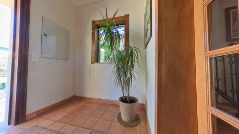 Elegante moradia isolada disponível para venda na prestigiada Urbanização Vila Sol
