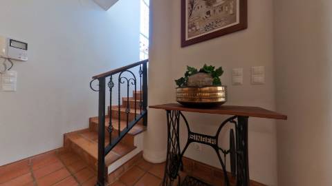 Elegante moradia isolada disponível para venda na prestigiada Urbanização Vila Sol
