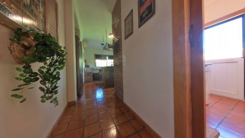 Elegante moradia isolada disponível para venda na prestigiada Urbanização Vila Sol
