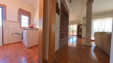 Elegante moradia isolada disponível para venda na prestigiada Urbanização Vila Sol
