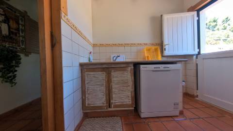 Elegante moradia isolada disponível para venda na prestigiada Urbanização Vila Sol
