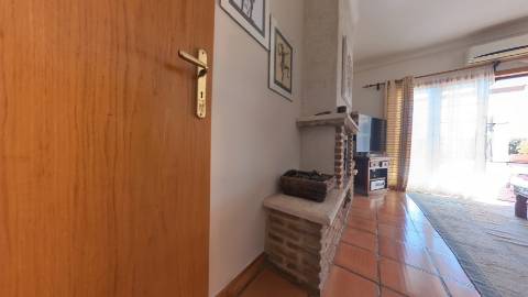 Elegante moradia isolada disponível para venda na prestigiada Urbanização Vila Sol
