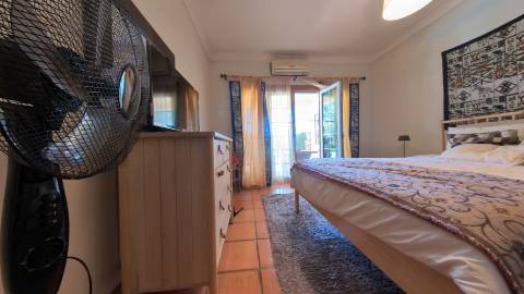Elegante moradia isolada disponível para venda na prestigiada Urbanização Vila Sol
