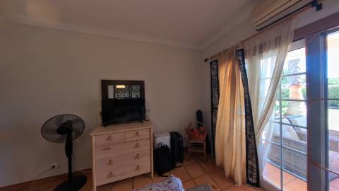 Elegante moradia isolada disponível para venda na prestigiada Urbanização Vila Sol
