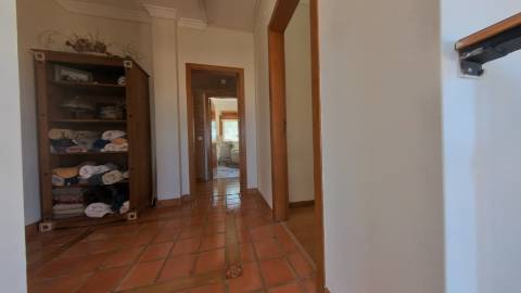 Elegante moradia isolada disponível para venda na prestigiada Urbanização Vila Sol
